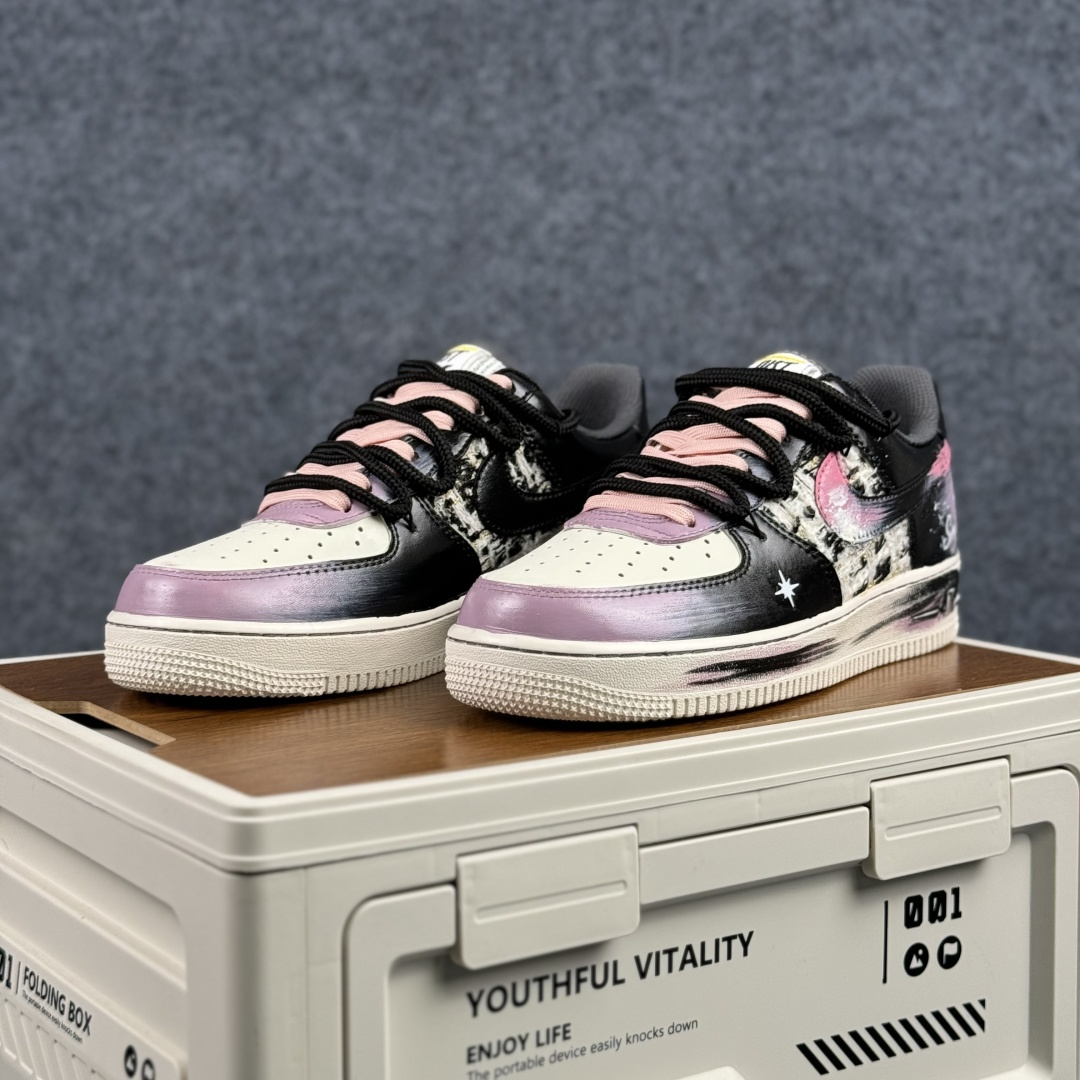 Nike Air Force 1'07 Low ”Midnight Starburst” 手绘涂鸦 暗夜星芒 空军一号低帮休闲板鞋 FJ7740-170-Top High Quatity Cheap Sneakers Fashion Clothing Clothes Bags handbags Shoes of all Brand wholesale With The best Quality And Beautiful Price from China Factory Chinese suppliers wholesaler seller Nike Air Force 1'07 Low ”Midnight Starburst” 手绘涂鸦 暗夜星芒 空军一号低帮休闲板鞋 FJ7740-170
