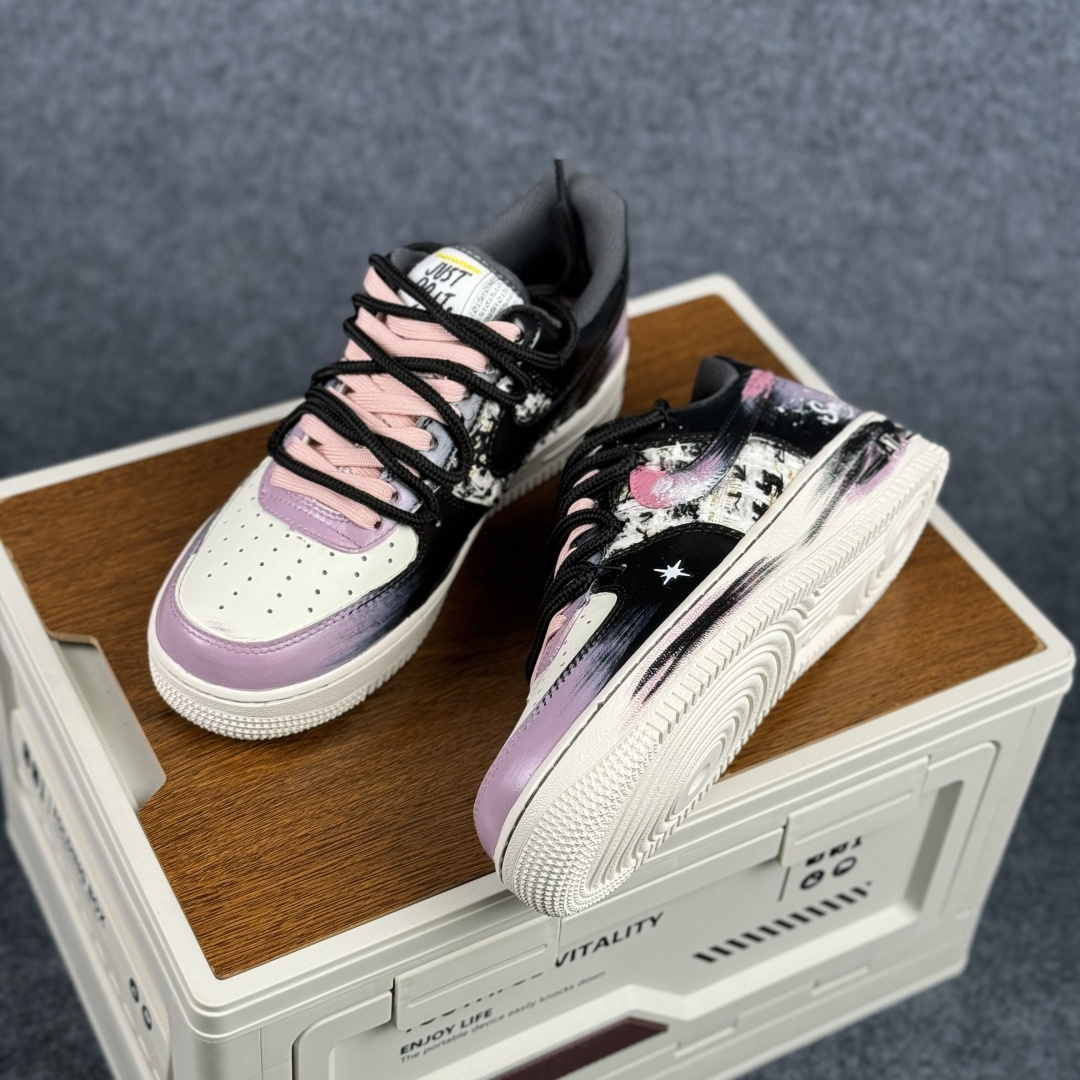 Nike Air Force 1'07 Low ”Midnight Starburst” 手绘涂鸦 暗夜星芒 空军一号低帮休闲板鞋 FJ7740-170-Top High Quatity Cheap Sneakers Fashion Clothing Clothes Bags handbags Shoes of all Brand wholesale With The best Quality And Beautiful Price from China Factory Chinese suppliers wholesaler seller Nike Air Force 1'07 Low ”Midnight Starburst” 手绘涂鸦 暗夜星芒 空军一号低帮休闲板鞋 FJ7740-170