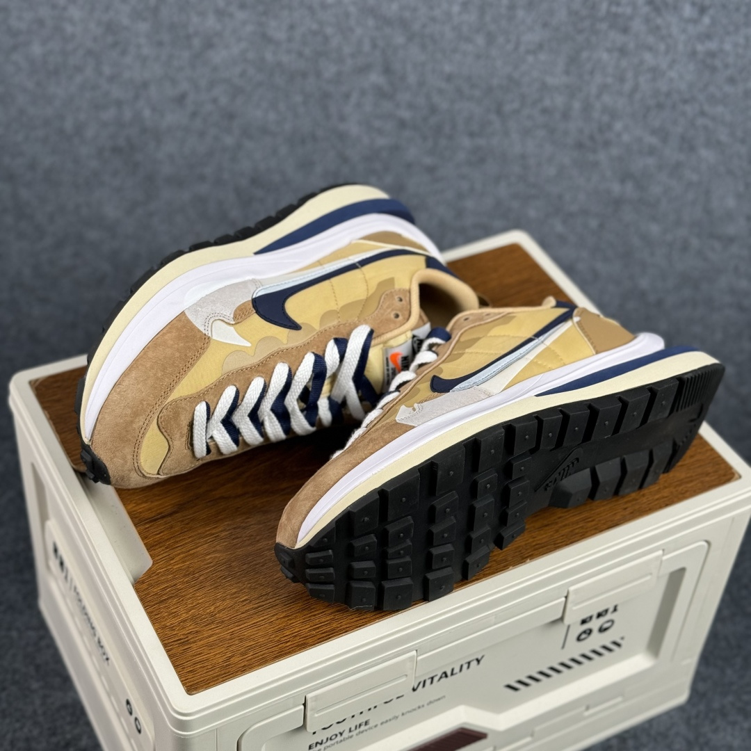 新S版Sacai x Nike VaporWaffle 圆头舒适 低帮 生活休闲鞋 DD1875-200-Top High Quatity Cheap Sneakers Fashion Clothing Clothes Bags handbags Shoes of all Brand wholesale With The best Quality And Beautiful Price from China Factory Chinese suppliers wholesaler seller 新S版Sacai x Nike VaporWaffle 圆头舒适 低帮 生活休闲鞋 DD1875-200