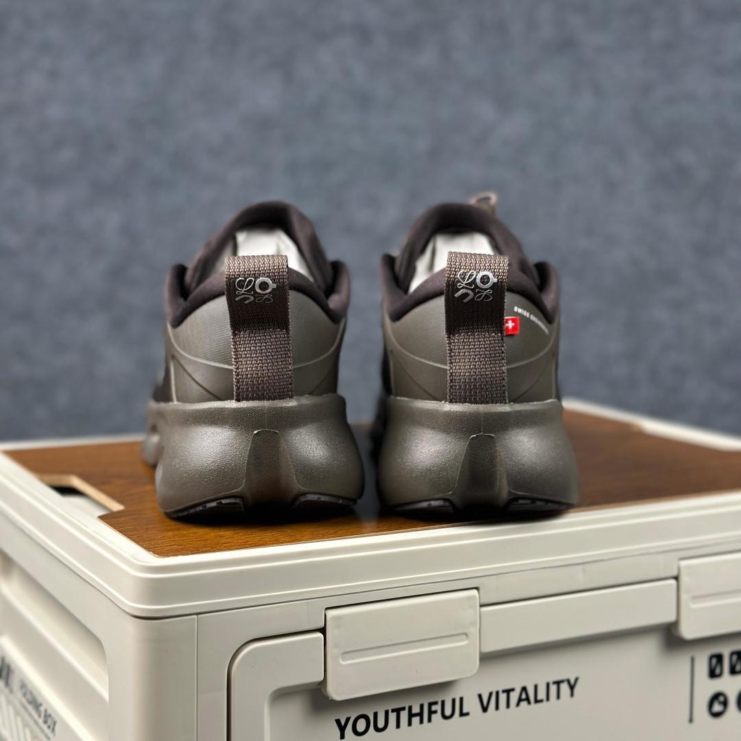 LOEWE罗意威 x ON昂跑 联名款 Cloudsolo系列 棕黑 36-46 3MF3066-Top High Quatity Cheap Sneakers Fashion Clothing Clothes Bags handbags Shoes of all Brand wholesale With The best Quality And Beautiful Price from China Factory Chinese suppliers wholesaler seller LOEWE罗意威 x ON昂跑 联名款 Cloudsolo系列 棕黑 36-46 3MF3066