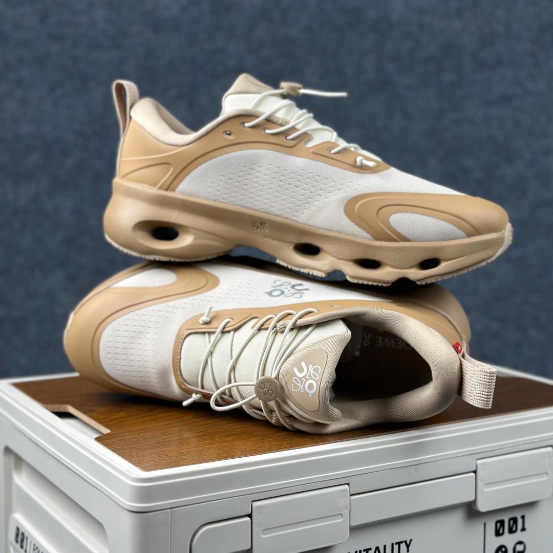 LOEWE罗意威 x ON昂跑 联名款 Cloudsolo系列 白米色 36-46 3MF3066-Top High Quatity Cheap Sneakers Fashion Clothing Clothes Bags handbags Shoes of all Brand wholesale With The best Quality And Beautiful Price from China Factory Chinese suppliers wholesaler seller LOEWE罗意威 x ON昂跑 联名款 Cloudsolo系列 白米色 36-46 3MF3066