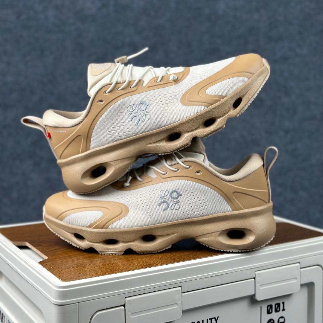 LOEWE罗意威 x ON昂跑 联名款 Cloudsolo系列 白米色 36-46 3MF3066-Top High Quatity Cheap Sneakers Fashion Clothing Clothes Bags handbags Shoes of all Brand wholesale With The best Quality And Beautiful Price from China Factory Chinese suppliers wholesaler seller LOEWE罗意威 x ON昂跑 联名款 Cloudsolo系列 白米色 36-46 3MF3066