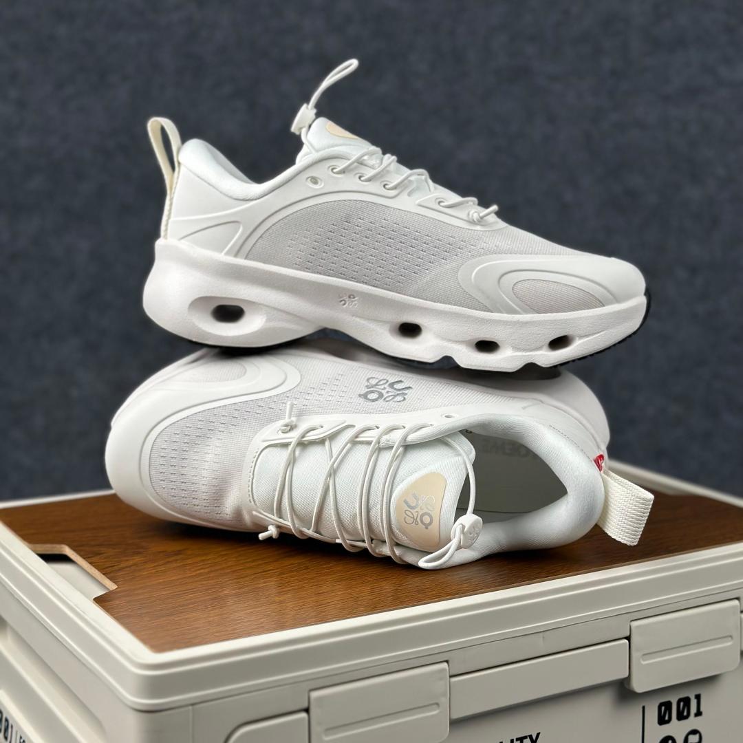 LOEWE罗意威 x ON昂跑 联名款 Cloudsolo系列 白色 36-46 3WF3060-Top High Quatity Cheap Sneakers Fashion Clothing Clothes Bags handbags Shoes of all Brand wholesale With The best Quality And Beautiful Price from China Factory Chinese suppliers wholesaler seller LOEWE罗意威 x ON昂跑 联名款 Cloudsolo系列 白色 36-46 3WF3060