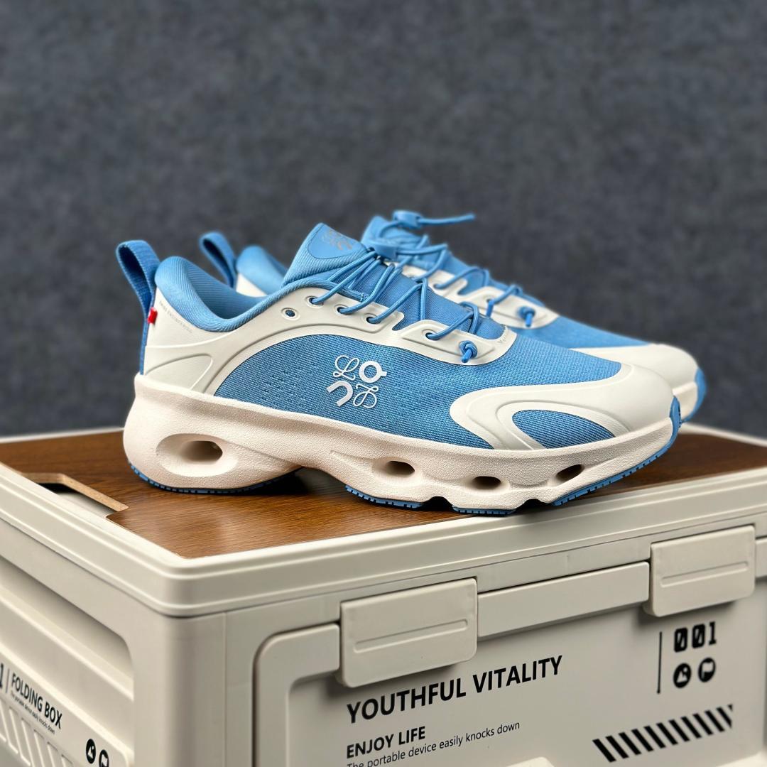 340 LOEWE罗意威 x ON昂跑 联名款 Cloudsolo系列 蓝白36-46 3WF3060-Chinese UA Cheap High Quatity Brand Clothes Bags handbags Sneakers wholesale wholesaler seller from China Factory suppliers Fashion Clothing Shoes best Quality Beautiful Price 340 LOEWE罗意威 x ON昂跑 联名款 Cloudsolo系列 蓝白36-46 3WF3060