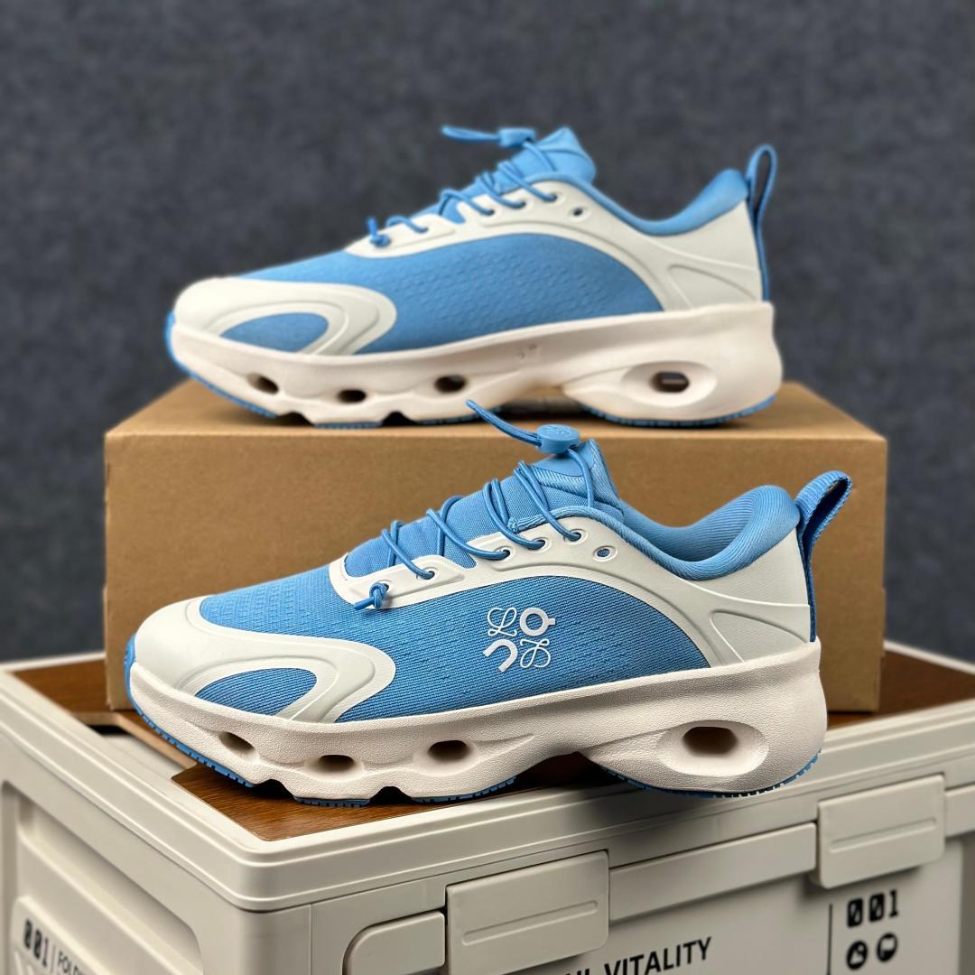 340 LOEWE罗意威 x ON昂跑 联名款 Cloudsolo系列 蓝白36-46 3WF3060-Chinese UA Cheap High Quatity Brand Clothes Bags handbags Sneakers wholesale wholesaler seller from China Factory suppliers Fashion Clothing Shoes best Quality Beautiful Price 340 LOEWE罗意威 x ON昂跑 联名款 Cloudsolo系列 蓝白36-46 3WF3060