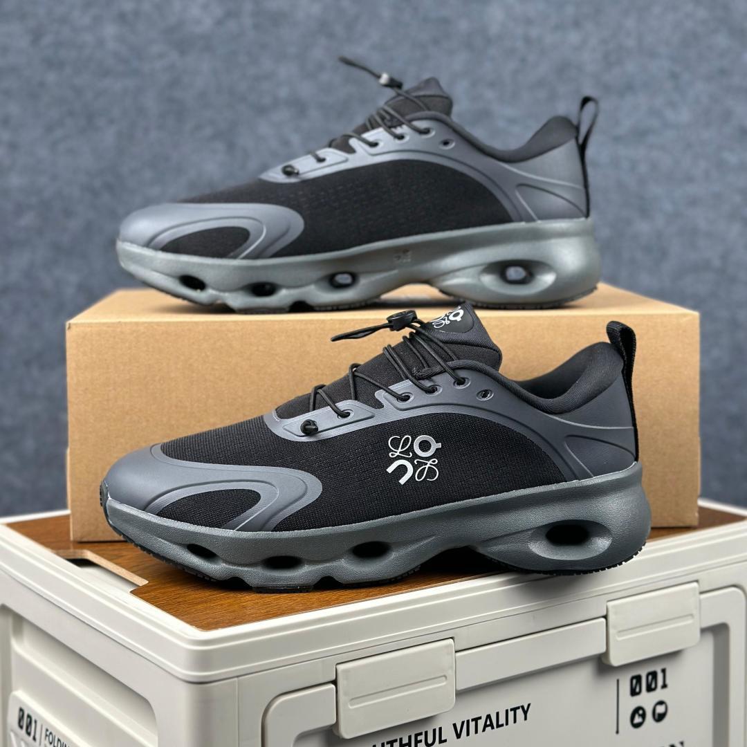 LOEWE罗意威 x ON昂跑 联名款 Cloudsolo系列 黑色 36-46 3MF3066-Top High Quatity Cheap Sneakers Fashion Clothing Clothes Bags handbags Shoes of all Brand wholesale With The best Quality And Beautiful Price from China Factory Chinese suppliers wholesaler seller LOEWE罗意威 x ON昂跑 联名款 Cloudsolo系列 黑色 36-46 3MF3066