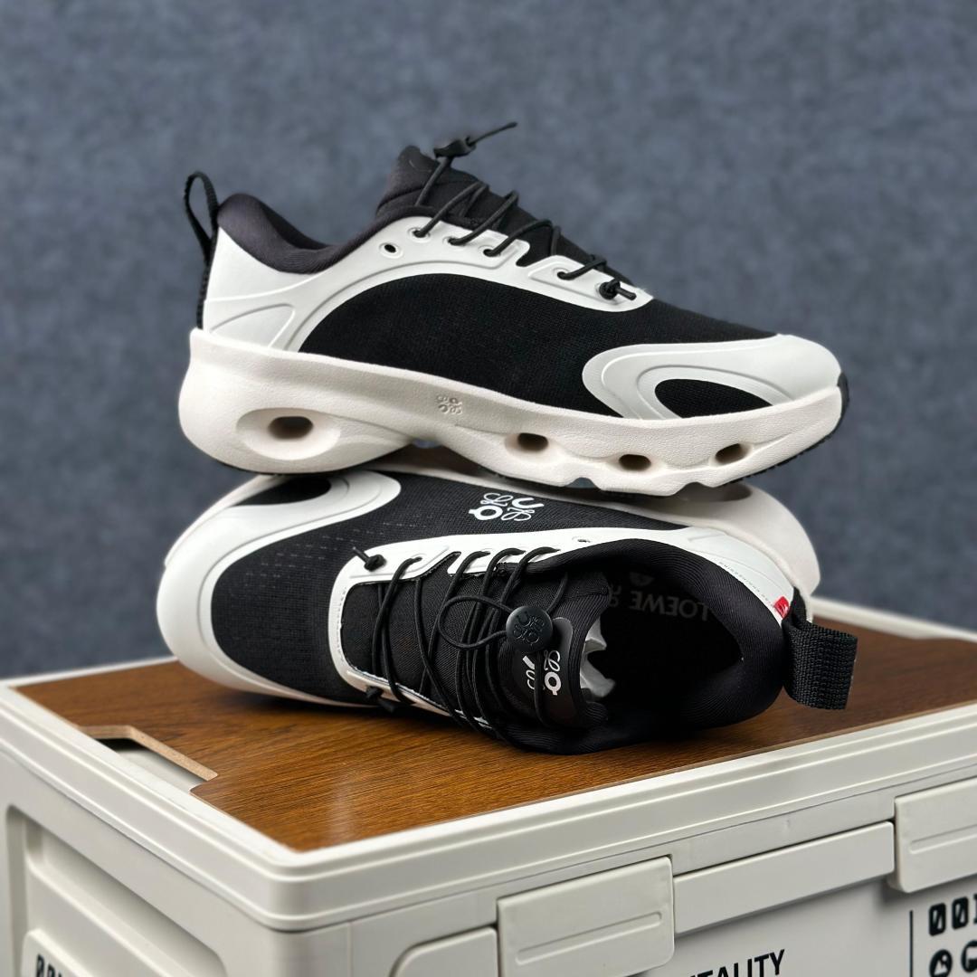 LOEWE罗意威 x ON昂跑 联名款 Cloudsolo系列 黑白色 36-46 3WF3060-Top High Quatity Cheap Sneakers Fashion Clothing Clothes Bags handbags Shoes of all Brand wholesale With The best Quality And Beautiful Price from China Factory Chinese suppliers wholesaler seller LOEWE罗意威 x ON昂跑 联名款 Cloudsolo系列 黑白色 36-46 3WF3060