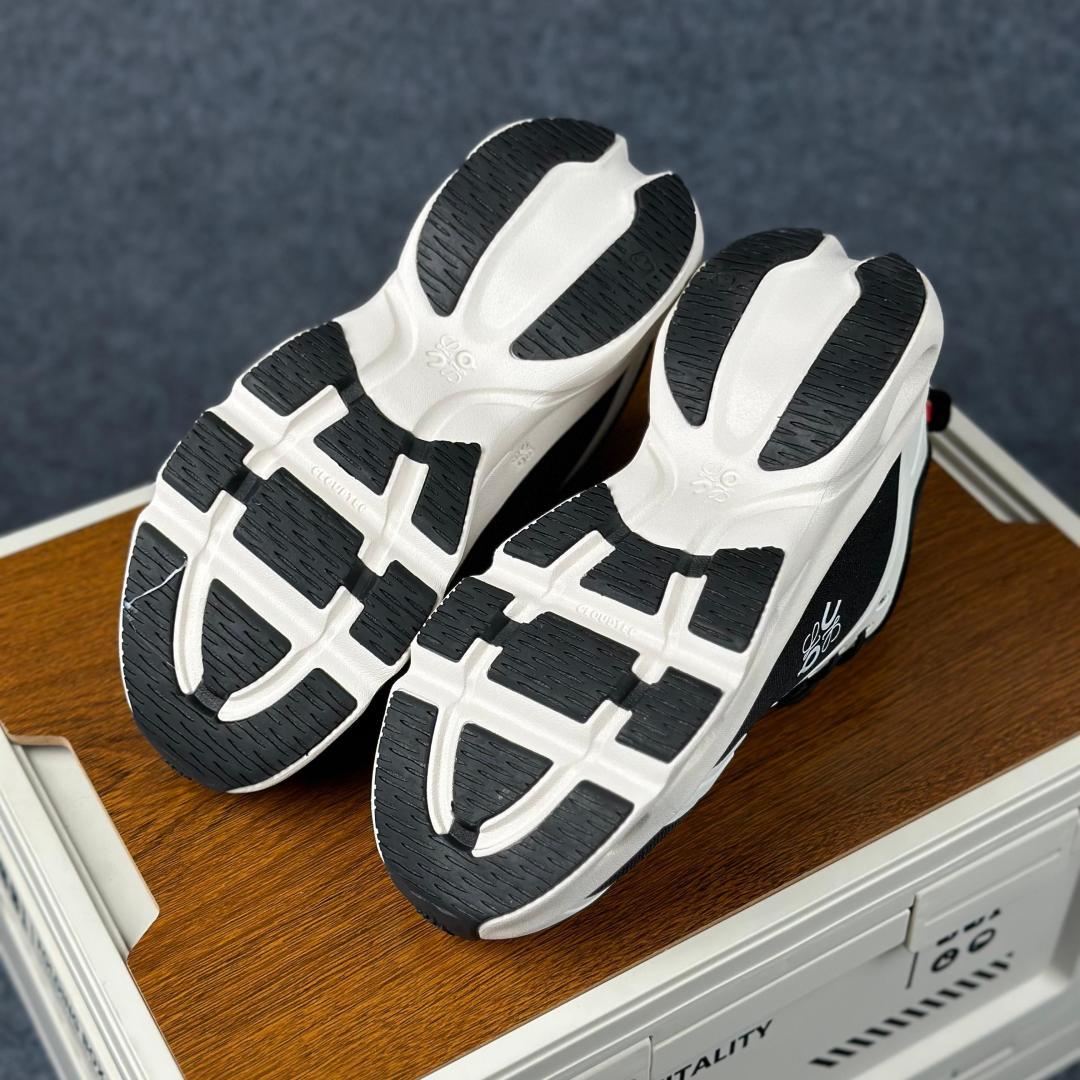 LOEWE罗意威 x ON昂跑 联名款 Cloudsolo系列 黑白色 36-46 3WF3060-Top High Quatity Cheap Sneakers Fashion Clothing Clothes Bags handbags Shoes of all Brand wholesale With The best Quality And Beautiful Price from China Factory Chinese suppliers wholesaler seller LOEWE罗意威 x ON昂跑 联名款 Cloudsolo系列 黑白色 36-46 3WF3060