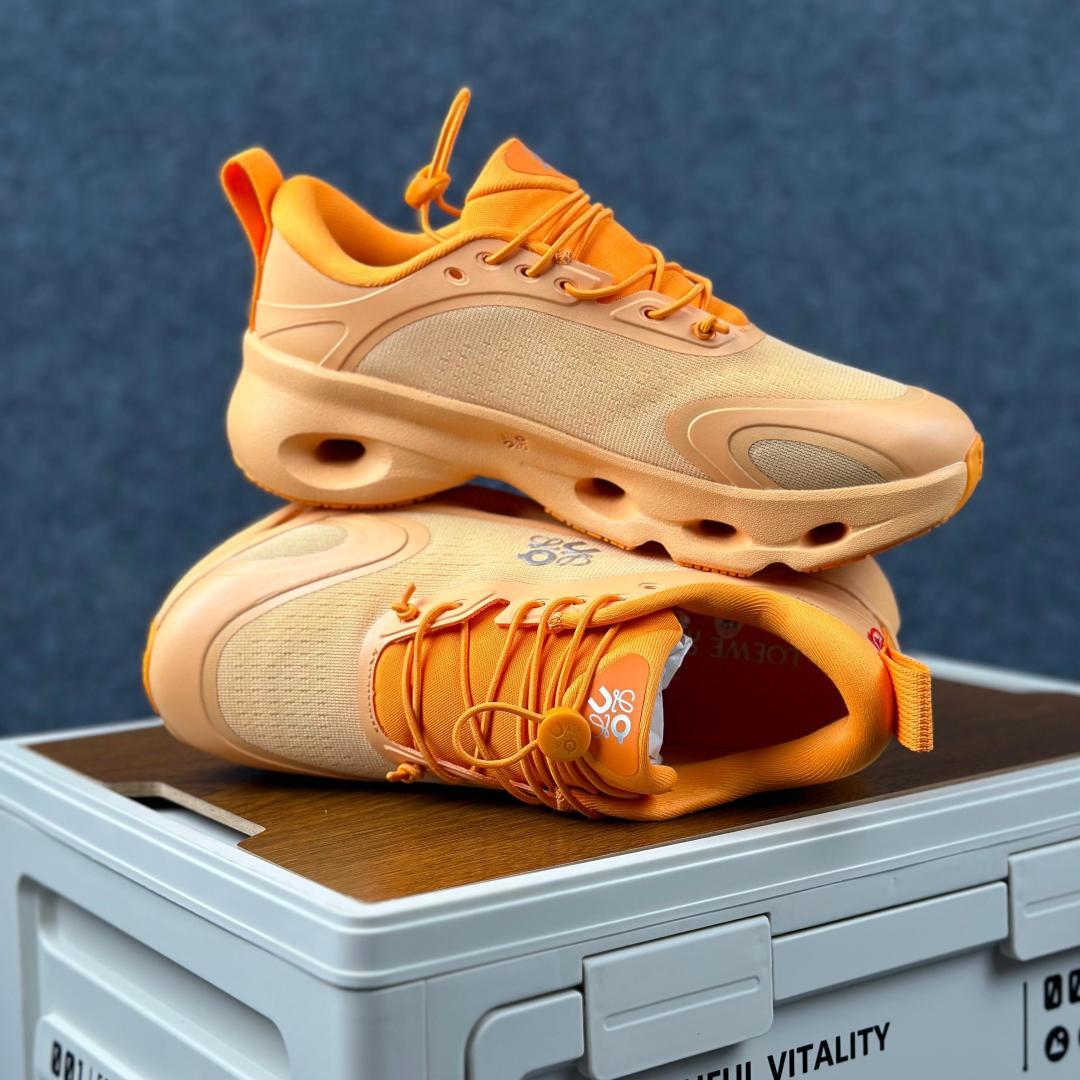 LOEWE罗意威 x ON昂跑 联名款 Cloudsolo系列 橙色 36-46 3WF3060-Top High Quatity Cheap Sneakers Fashion Clothing Clothes Bags handbags Shoes of all Brand wholesale With The best Quality And Beautiful Price from China Factory Chinese suppliers wholesaler seller LOEWE罗意威 x ON昂跑 联名款 Cloudsolo系列 橙色 36-46 3WF3060