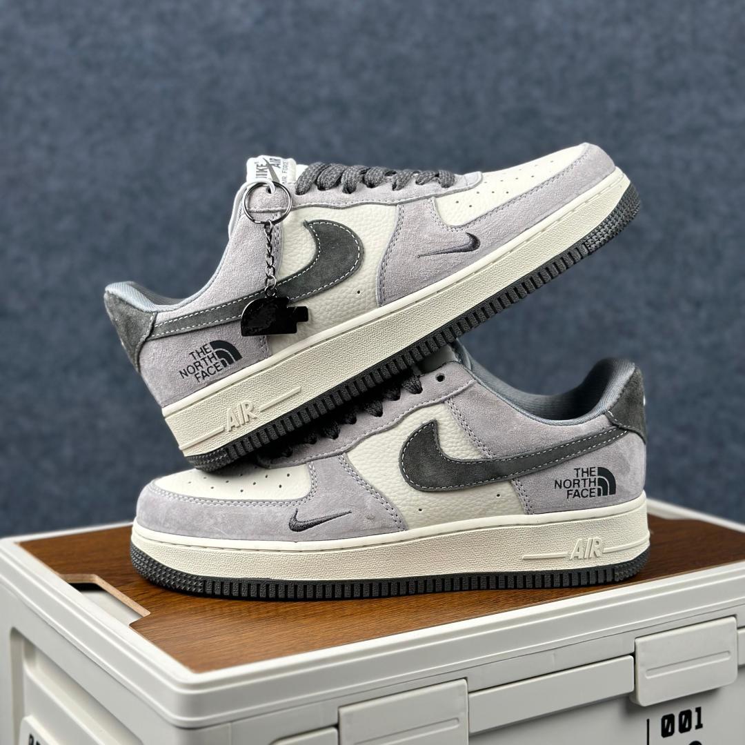 260 AIR FORCE 1 北面联名机能风 KL1688-005 机能潮酷 低调炸街款来袭 灰黑撞色麂皮拼接质感拉满-Chinese UA Cheap High Quatity Brand Clothes Bags handbags Sneakers wholesale wholesaler seller from China Factory suppliers Fashion Clothing Shoes best Quality Beautiful Price 260 AIR FORCE 1 北面联名机能风 KL1688-005 机能潮酷 低调炸街款来袭 灰黑撞色麂皮拼接质感拉满
