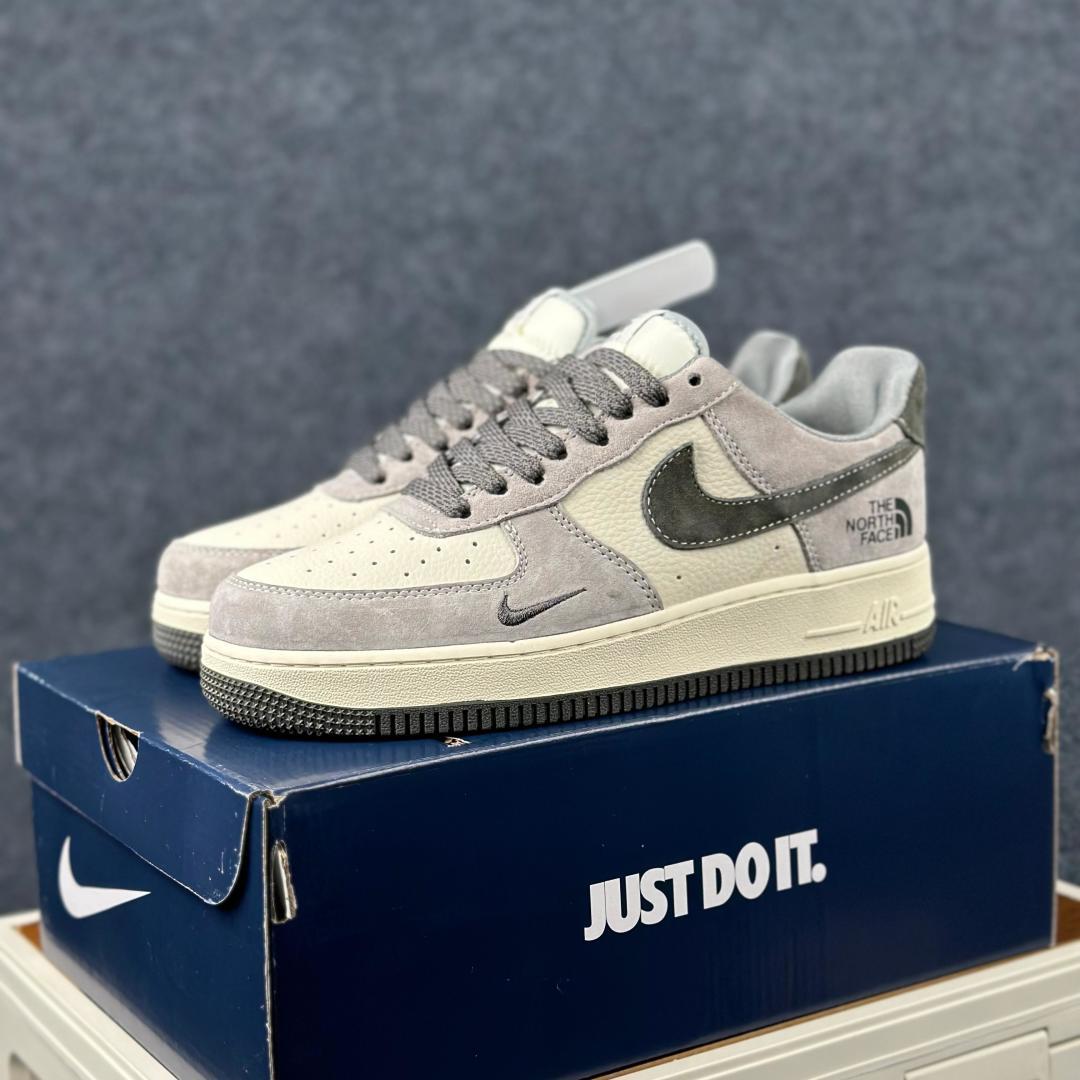 260 AIR FORCE 1 北面联名机能风 KL1688-005 机能潮酷 低调炸街款来袭 灰黑撞色麂皮拼接质感拉满-Chinese UA Cheap High Quatity Brand Clothes Bags handbags Sneakers wholesale wholesaler seller from China Factory suppliers Fashion Clothing Shoes best Quality Beautiful Price 260 AIR FORCE 1 北面联名机能风 KL1688-005 机能潮酷 低调炸街款来袭 灰黑撞色麂皮拼接质感拉满