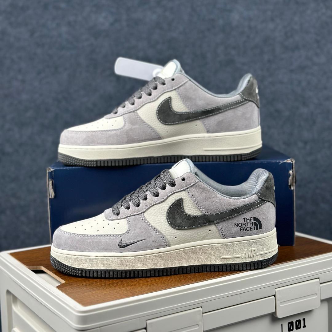 260 AIR FORCE 1 北面联名机能风 KL1688-005 机能潮酷 低调炸街款来袭 灰黑撞色麂皮拼接质感拉满-Chinese UA Cheap High Quatity Brand Clothes Bags handbags Sneakers wholesale wholesaler seller from China Factory suppliers Fashion Clothing Shoes best Quality Beautiful Price 260 AIR FORCE 1 北面联名机能风 KL1688-005 机能潮酷 低调炸街款来袭 灰黑撞色麂皮拼接质感拉满