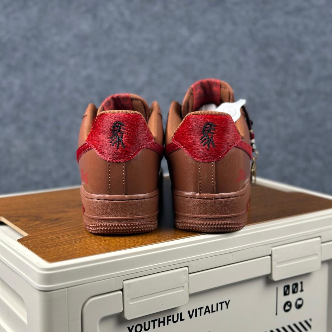 260 NIke Air Force 1 '07 Low “马年联名--栗红檀棕” XY9025-002-Chinese UA Cheap High Quatity Brand Clothes Bags handbags Sneakers wholesale wholesaler seller from China Factory suppliers Fashion Clothing Shoes best Quality Beautiful Price 260 NIke Air Force 1 '07 Low “马年联名--栗红檀棕” XY9025-002