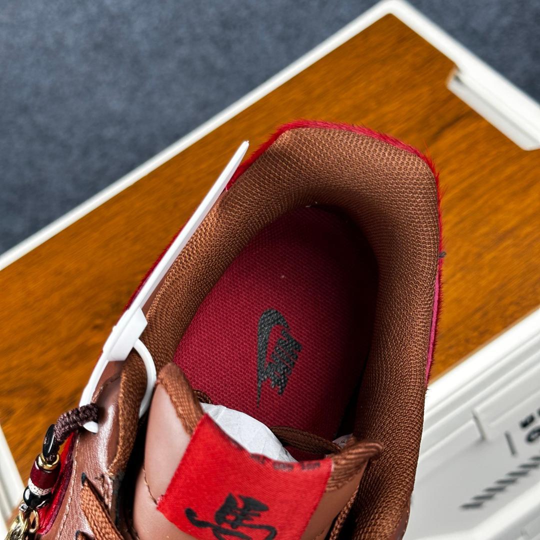 260 NIke Air Force 1 '07 Low “马年联名--栗红檀棕” XY9025-002-Chinese UA Cheap High Quatity Brand Clothes Bags handbags Sneakers wholesale wholesaler seller from China Factory suppliers Fashion Clothing Shoes best Quality Beautiful Price 260 NIke Air Force 1 '07 Low “马年联名--栗红檀棕” XY9025-002