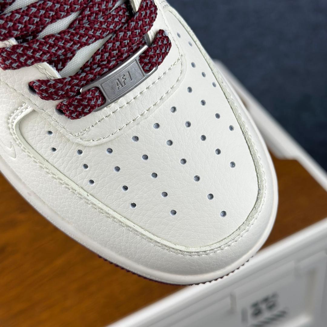 复古酒红 秒变潮神 AIR FORCE 1 SM6668-123 这款经典空军一号以米白为底-Top High Quatity Cheap Sneakers Fashion Clothing Clothes Bags handbags Shoes of all Brand wholesale With The best Quality And Beautiful Price from China Factory Chinese suppliers wholesaler seller 复古酒红 秒变潮神 AIR FORCE 1 SM6668-123 这款经典空军一号以米白为底