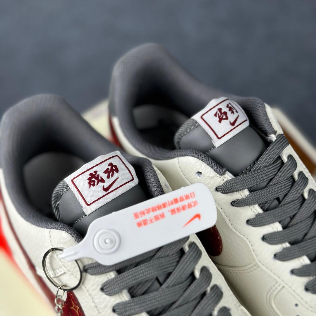 Nike Air Force 1'07 Low 马年联名 云白绛金 NH0601-507 SC版 空军一号低帮休闲板鞋-Top High Quatity Cheap Sneakers Fashion Clothing Clothes Bags handbags Shoes of all Brand wholesale With The best Quality And Beautiful Price from China Factory Chinese suppliers wholesaler seller Nike Air Force 1'07 Low 马年联名 云白绛金 NH0601-507 SC版 空军一号低帮休闲板鞋