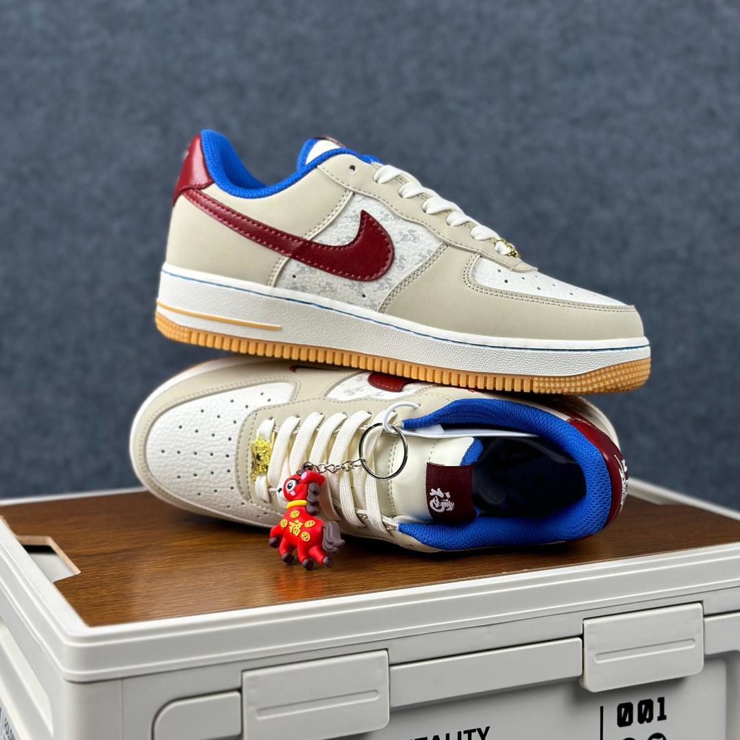 260 NIke Air Force 1 '07 Low “马年联名--云白赤霞” NH0601-519 空军一号低帮 运动鞋 休闲鞋-Chinese UA Cheap High Quatity Brand Clothes Bags handbags Sneakers wholesale wholesaler seller from China Factory suppliers Fashion Clothing Shoes best Quality Beautiful Price 260 NIke Air Force 1 '07 Low “马年联名--云白赤霞” NH0601-519 空军一号低帮 运动鞋 休闲鞋