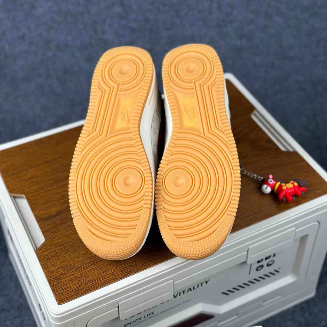 260 NIke Air Force 1 '07 Low “马年联名--云白赤霞” NH0601-519 空军一号低帮 运动鞋 休闲鞋-Chinese UA Cheap High Quatity Brand Clothes Bags handbags Sneakers wholesale wholesaler seller from China Factory suppliers Fashion Clothing Shoes best Quality Beautiful Price 260 NIke Air Force 1 '07 Low “马年联名--云白赤霞” NH0601-519 空军一号低帮 运动鞋 休闲鞋