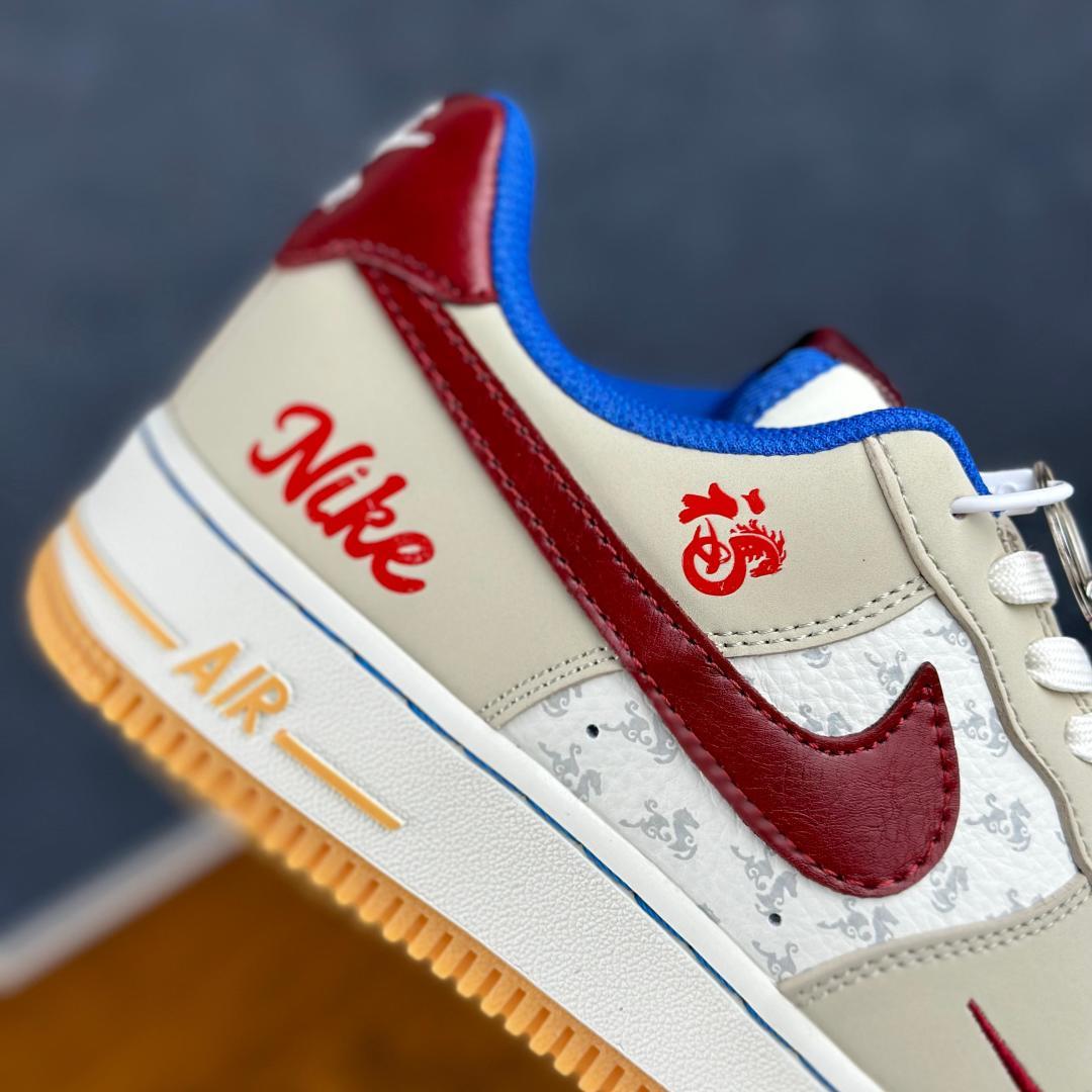 260 NIke Air Force 1 '07 Low “马年联名--云白赤霞” NH0601-519 空军一号低帮 运动鞋 休闲鞋-Chinese UA Cheap High Quatity Brand Clothes Bags handbags Sneakers wholesale wholesaler seller from China Factory suppliers Fashion Clothing Shoes best Quality Beautiful Price 260 NIke Air Force 1 '07 Low “马年联名--云白赤霞” NH0601-519 空军一号低帮 运动鞋 休闲鞋