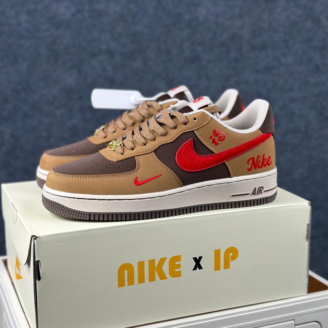 NIke Air Force 1 '07 Low “马年联名--暖棕朱红” NH0601-516-Top High Quatity Cheap Sneakers Fashion Clothing Clothes Bags handbags Shoes of all Brand wholesale With The best Quality And Beautiful Price from China Factory Chinese suppliers wholesaler seller NIke Air Force 1 '07 Low “马年联名--暖棕朱红” NH0601-516