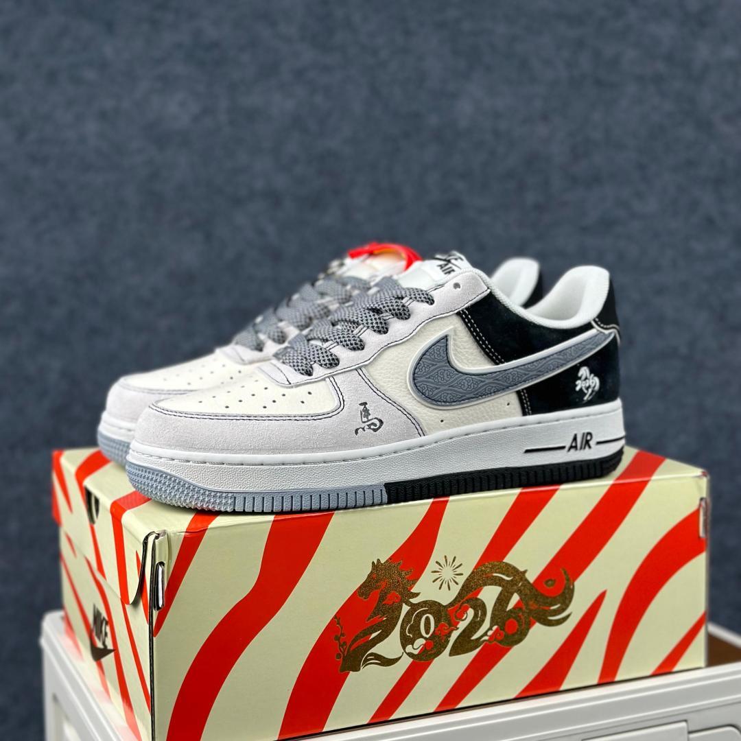 Nike Air Force 1'07 Low 马年限定 HT5088-636 空军一号低帮休闲板鞋-Top High Quatity Cheap Sneakers Fashion Clothing Clothes Bags handbags Shoes of all Brand wholesale With The best Quality And Beautiful Price from China Factory Chinese suppliers wholesaler seller Nike Air Force 1'07 Low 马年限定 HT5088-636 空军一号低帮休闲板鞋