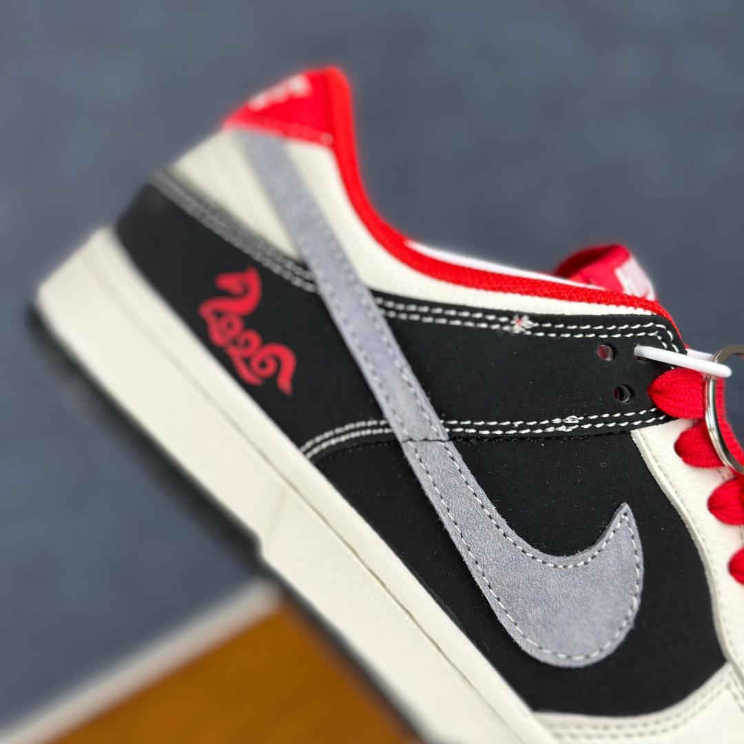 Nike SB Dunk Low 马年限定 黑灰麂皮 HG0026-004 耐克 高端定制 低帮休闲板鞋-Top High Quatity Cheap Sneakers Fashion Clothing Clothes Bags handbags Shoes of all Brand wholesale With The best Quality And Beautiful Price from China Factory Chinese suppliers wholesaler seller Nike SB Dunk Low 马年限定 黑灰麂皮 HG0026-004 耐克 高端定制 低帮休闲板鞋