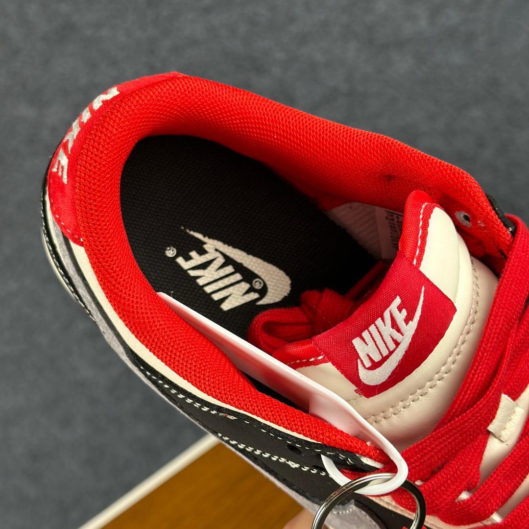Nike SB Dunk Low 马年限定 黑灰麂皮 HG0026-004 耐克 高端定制 低帮休闲板鞋-Top High Quatity Cheap Sneakers Fashion Clothing Clothes Bags handbags Shoes of all Brand wholesale With The best Quality And Beautiful Price from China Factory Chinese suppliers wholesaler seller Nike SB Dunk Low 马年限定 黑灰麂皮 HG0026-004 耐克 高端定制 低帮休闲板鞋