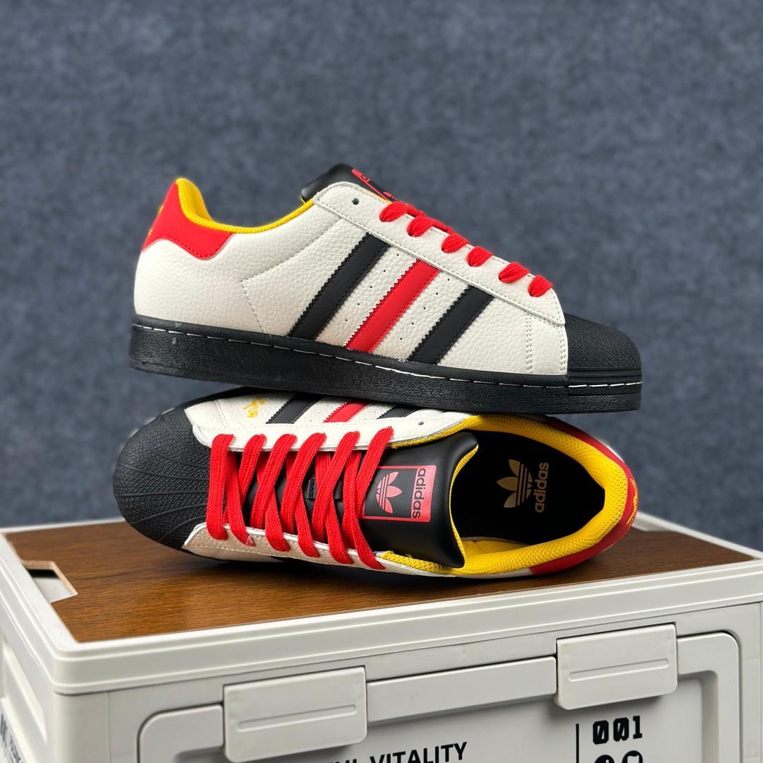 Adidas Originals“马年联名限定-白红黄”贝壳头 LX0915 马年新款海外定制限量发售 烫印金色马字