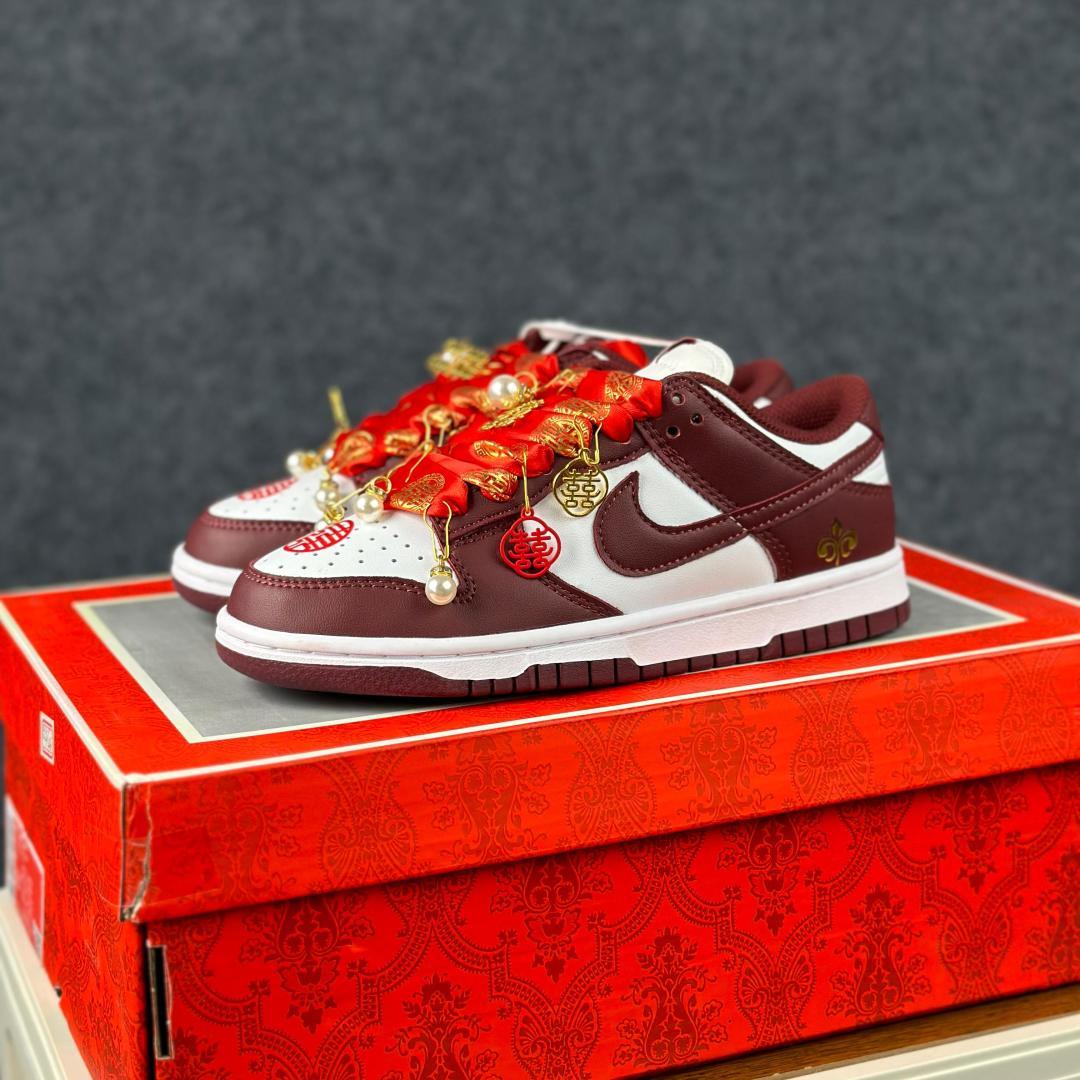Nike Dunk Low Retro 喜结良缘 婚庆中国风主题红白 国潮金玉良缘婚鞋 D01503-108-Top High Quatity Cheap Sneakers Fashion Clothing Clothes Bags handbags Shoes of all Brand wholesale With The best Quality And Beautiful Price from China Factory Chinese suppliers wholesaler seller Nike Dunk Low Retro 喜结良缘 婚庆中国风主题红白 国潮金玉良缘婚鞋 D01503-108