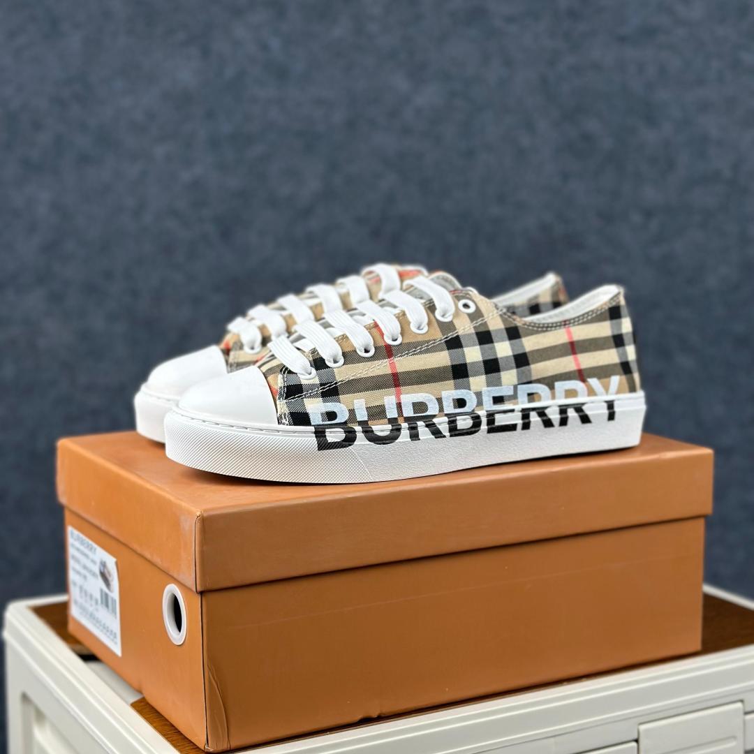 Burberry 2026爆款出炉 巴宝莉经典复古格子运动鞋 历经三年经典格子回归