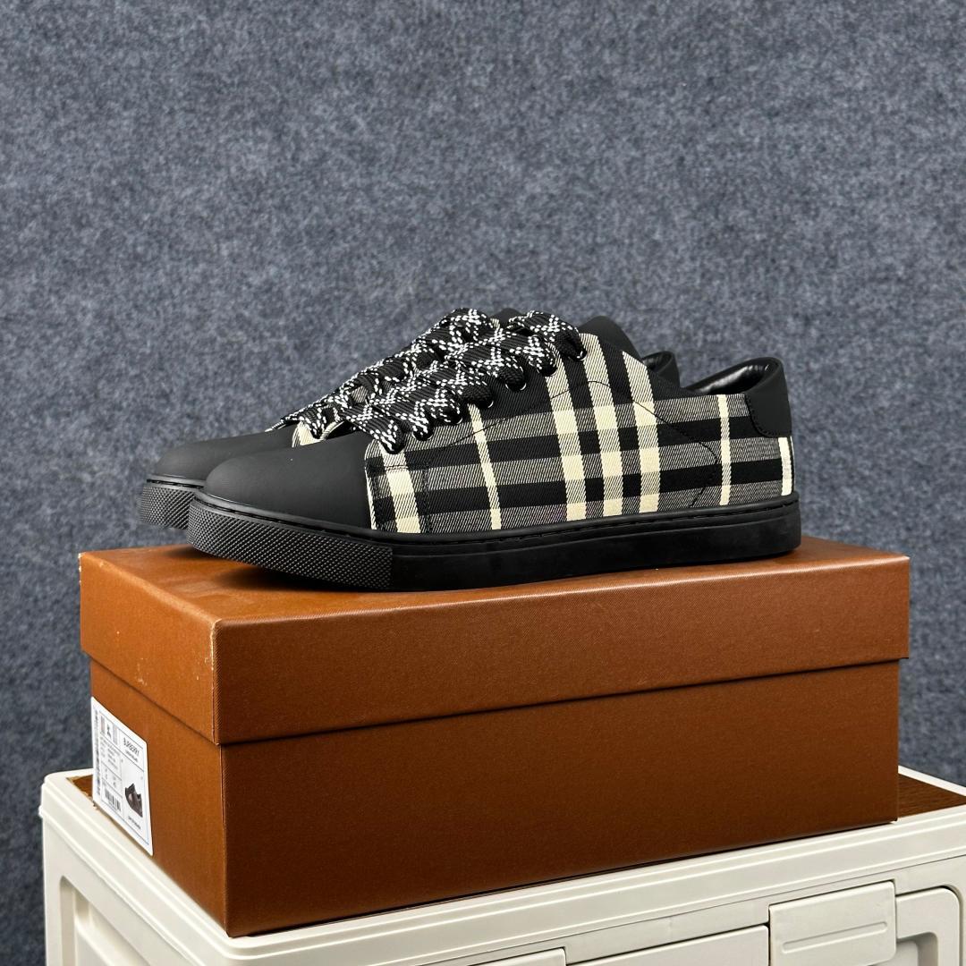 Burberry 2026爆款出炉 巴宝莉经典复古格子运动鞋 历经三年经典格子回归