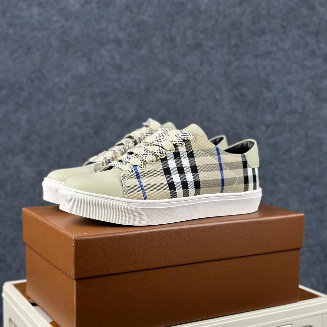 Burberry 2026爆款出炉 巴宝莉经典复古格子运动鞋 历经三年经典格子回归