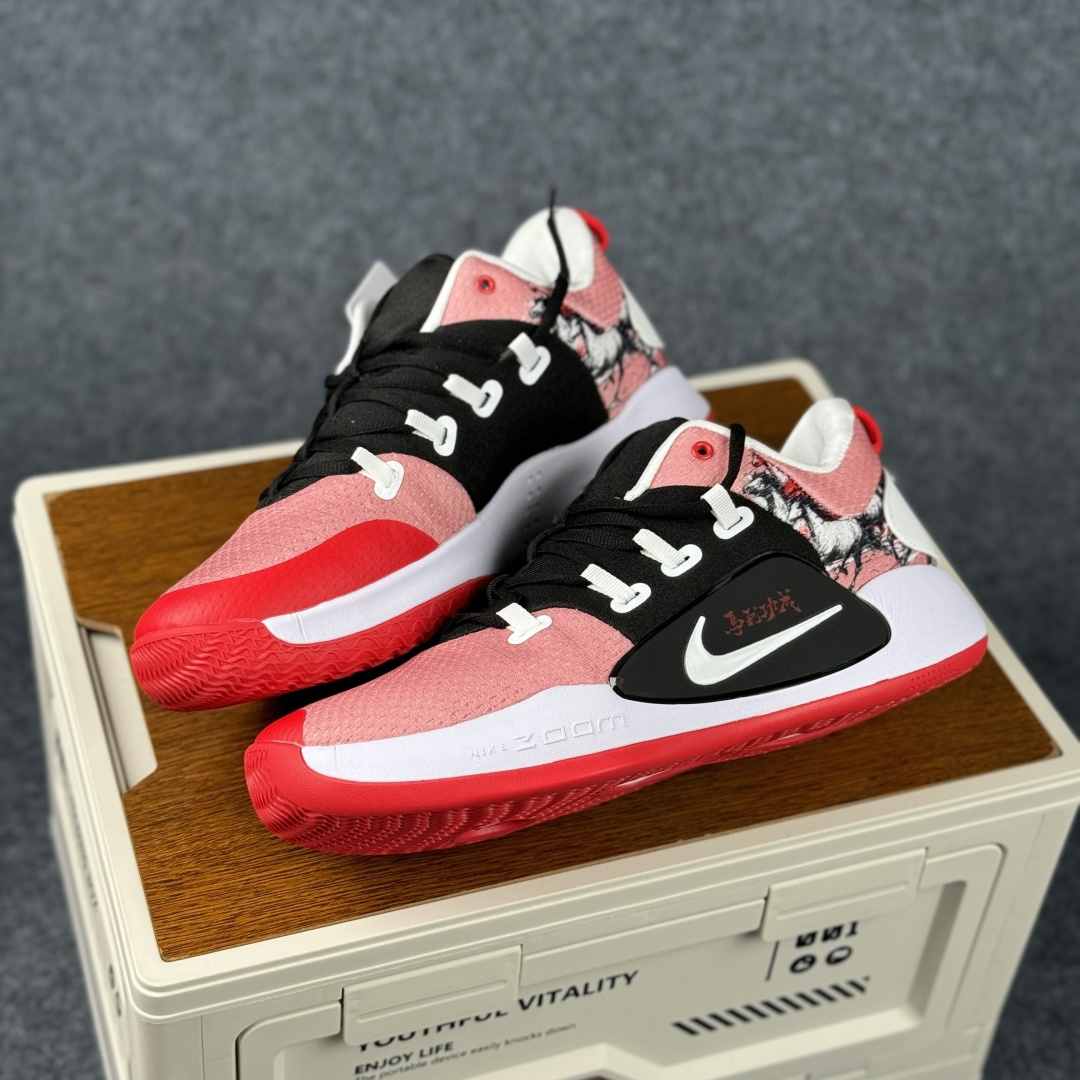 粉黑战甲 Nike PG 2 实战篮球鞋 甜酷撞色 球场吸睛利器 AR0465-009 粉黑战甲 Nike PG 2 实战篮球鞋 甜酷撞色 球场吸睛利器 AR0465-009