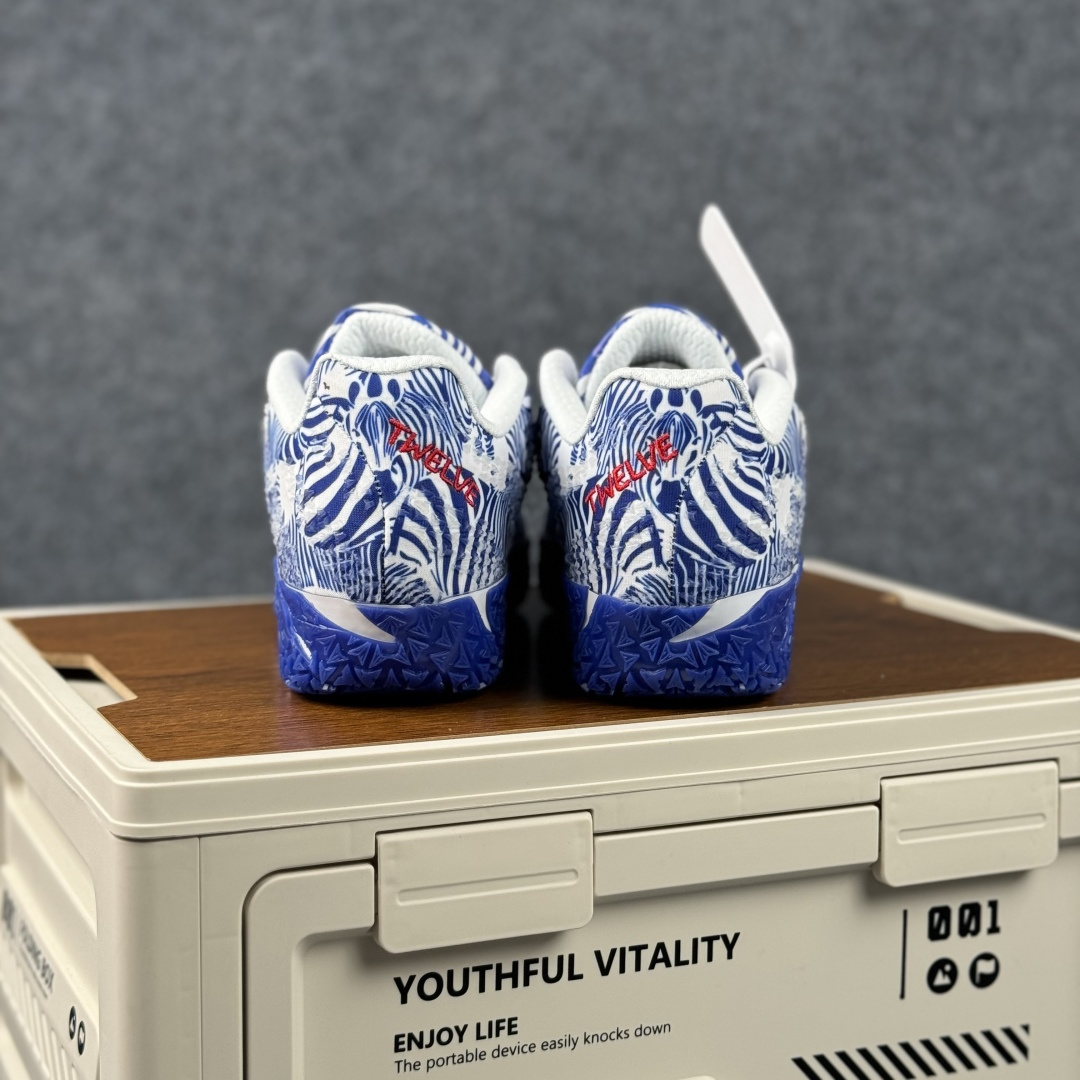 蓝纹暴袭 Nike Zoom 实战篮球鞋 视觉与性能的双重暴击 HF2794-005-Top High Quatity Cheap Sneakers Fashion Clothing Clothes Bags handbags Shoes of all Brand wholesale With The best Quality And Beautiful Price from China Factory Chinese suppliers wholesaler seller 蓝纹暴袭 Nike Zoom 实战篮球鞋 视觉与性能的双重暴击 HF2794-005