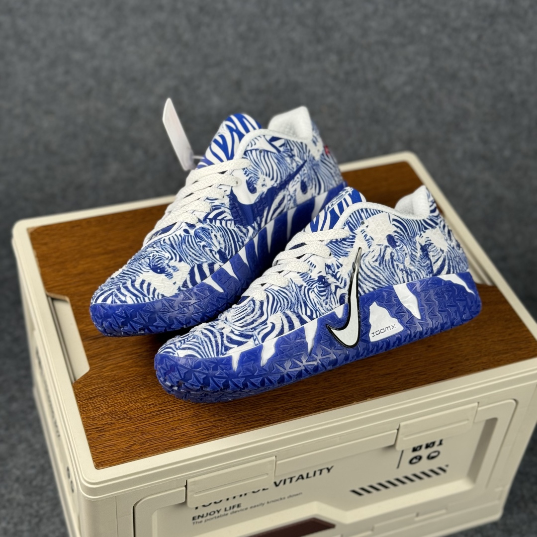 蓝纹暴袭 Nike Zoom 实战篮球鞋 视觉与性能的双重暴击 HF2794-005-Top High Quatity Cheap Sneakers Fashion Clothing Clothes Bags handbags Shoes of all Brand wholesale With The best Quality And Beautiful Price from China Factory Chinese suppliers wholesaler seller 蓝纹暴袭 Nike Zoom 实战篮球鞋 视觉与性能的双重暴击 HF2794-005