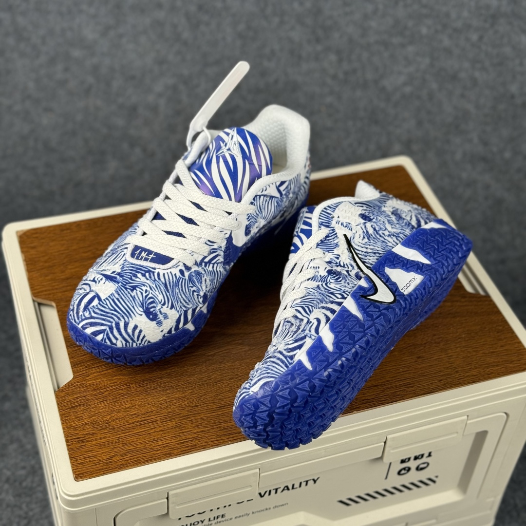 蓝纹暴袭 Nike Zoom 实战篮球鞋 视觉与性能的双重暴击 HF2794-005-Top High Quatity Cheap Sneakers Fashion Clothing Clothes Bags handbags Shoes of all Brand wholesale With The best Quality And Beautiful Price from China Factory Chinese suppliers wholesaler seller 蓝纹暴袭 Nike Zoom 实战篮球鞋 视觉与性能的双重暴击 HF2794-005