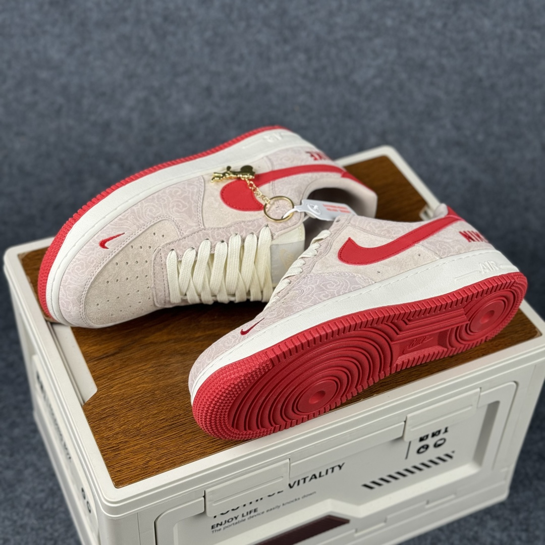 Nike Air Force 1 Low 红白复古限定 心动预警 是初恋感满分的红白CP SY1388-033-Top High Quatity Cheap Sneakers Fashion Clothing Clothes Bags handbags Shoes of all Brand wholesale With The best Quality And Beautiful Price from China Factory Chinese suppliers wholesaler seller Nike Air Force 1 Low 红白复古限定 心动预警 是初恋感满分的红白CP SY1388-033