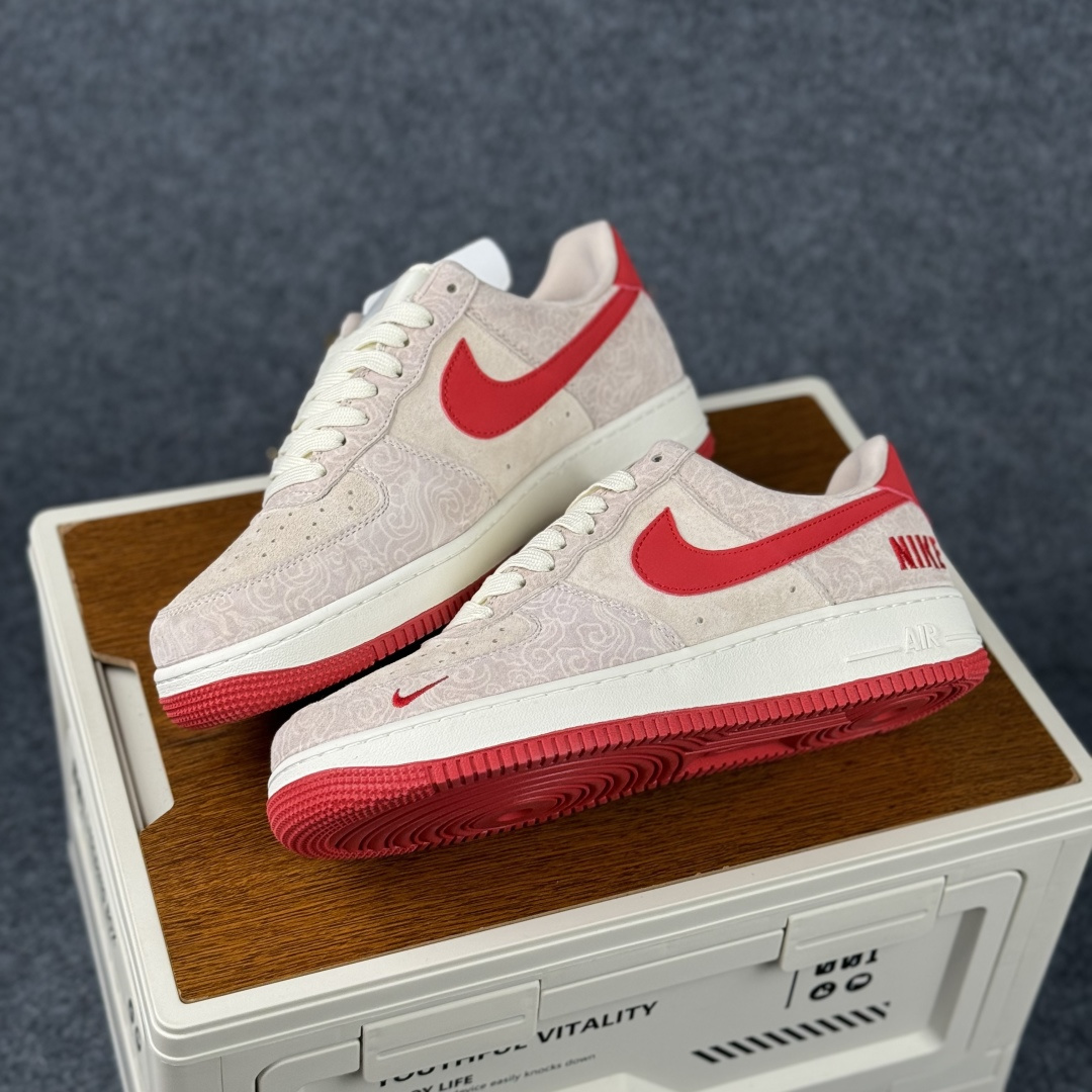 Nike Air Force 1 Low 红白复古限定 心动预警 是初恋感满分的红白CP SY1388-033-Top High Quatity Cheap Sneakers Fashion Clothing Clothes Bags handbags Shoes of all Brand wholesale With The best Quality And Beautiful Price from China Factory Chinese suppliers wholesaler seller Nike Air Force 1 Low 红白复古限定 心动预警 是初恋感满分的红白CP SY1388-033