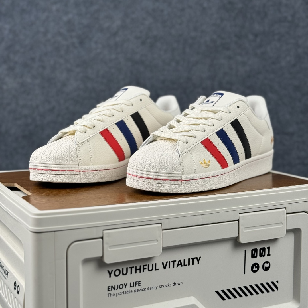 马年新款海外定制限量发售 Adidas Originals“马年联名限定”保留标志性黑贝壳头 LX0916