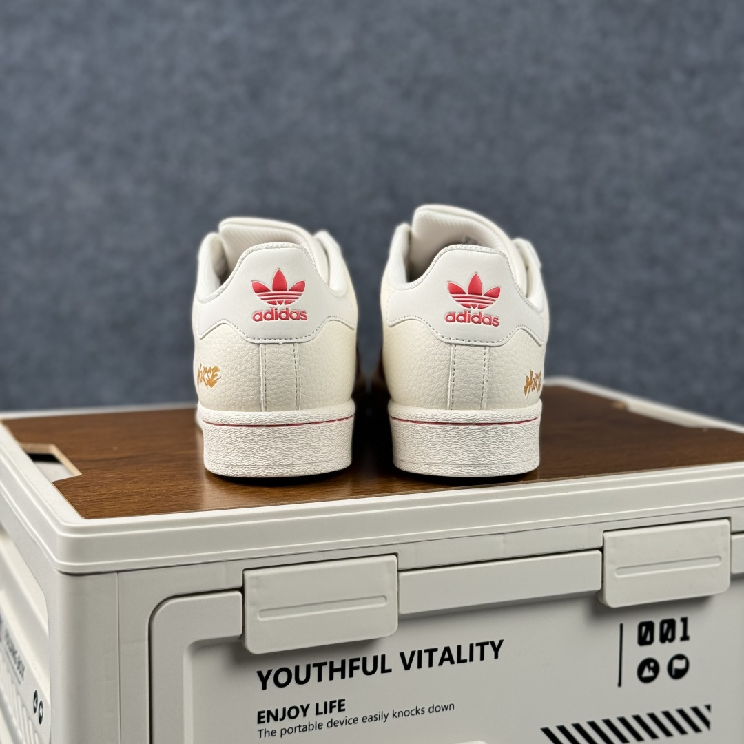 马年新款海外定制限量发售 Adidas Originals“马年联名限定”保留标志性黑贝壳头 LX0916