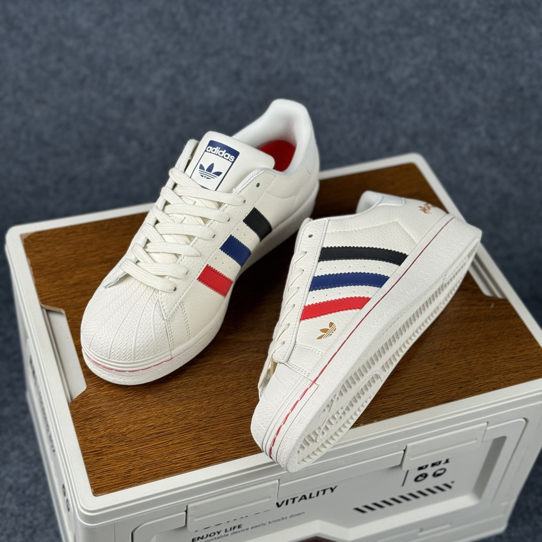 马年新款海外定制限量发售 Adidas Originals“马年联名限定”保留标志性黑贝壳头 LX0916