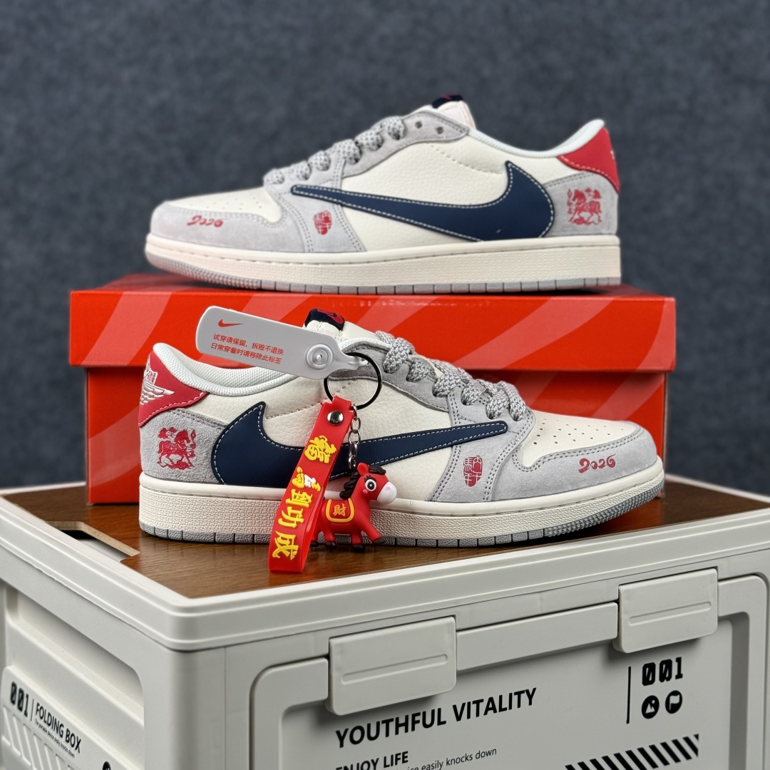 Air Jordan 1 Low AJ1 乔1 2026 马年限定 高端定制 低帮倒钩复古篮球鞋 ZH2598-903 Air Jordan 1 Low AJ1 乔1 2026 马年限定 高端定制 低帮倒钩复古篮球鞋 ZH2598-903