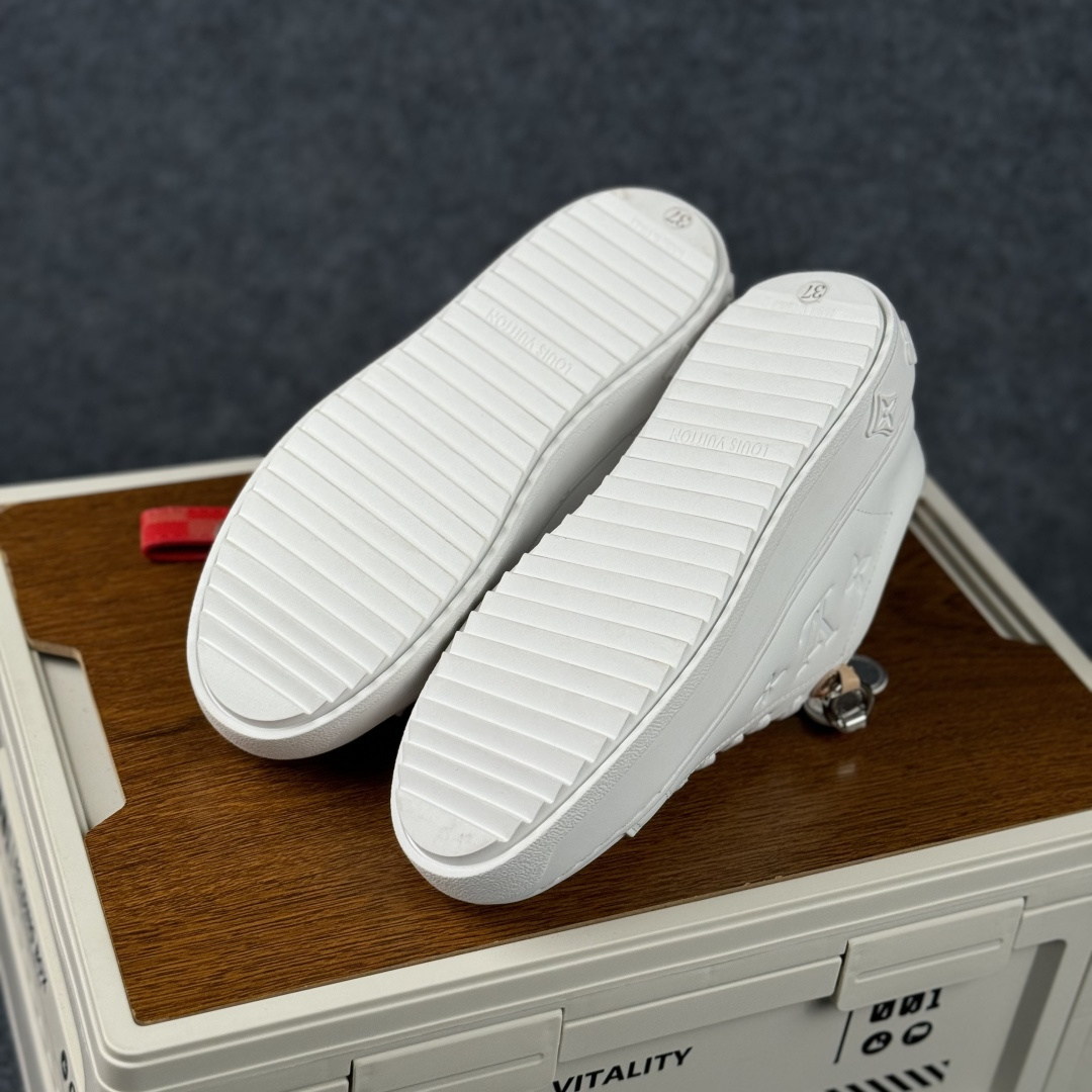 广奢高端货Louis Vuitton New Arrival 系列 LV Time Out 情侣小白鞋-Top High Quatity Cheap Sneakers Fashion Clothing Clothes Bags handbags Shoes of all Brand wholesale With The best Quality And Beautiful Price from China Factory Chinese suppliers wholesaler seller 广奢高端货Louis Vuitton New Arrival 系列 LV Time Out 情侣小白鞋