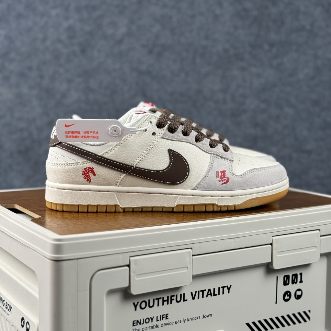 Nike Dunk Low Retro 马年限定 周年高端定制 低帮休闲板鞋 DX2688-011 Nike Dunk Low Retro 马年限定 周年高端定制 低帮休闲板鞋 DX2688-011