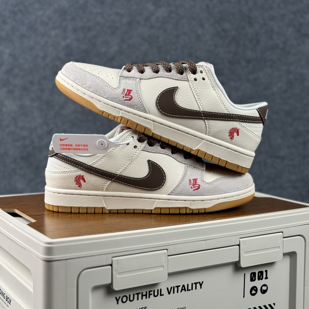 Nike Dunk Low Retro 马年限定 周年高端定制 低帮休闲板鞋 DX2688-011 Nike Dunk Low Retro 马年限定 周年高端定制 低帮休闲板鞋 DX2688-011