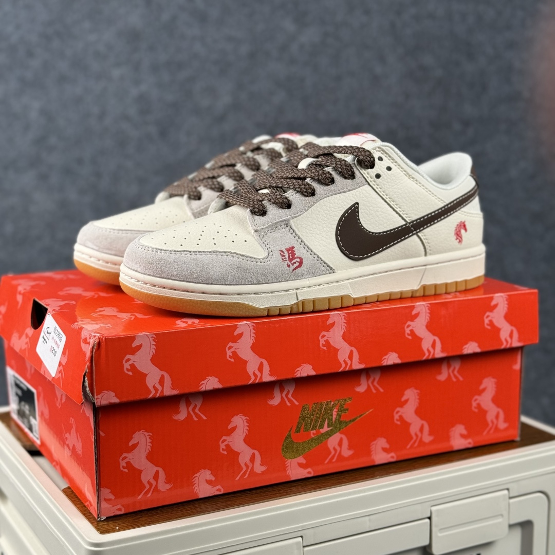 Nike Dunk Low Retro 马年限定 周年高端定制 低帮休闲板鞋 DX2688-011 Nike Dunk Low Retro 马年限定 周年高端定制 低帮休闲板鞋 DX2688-011