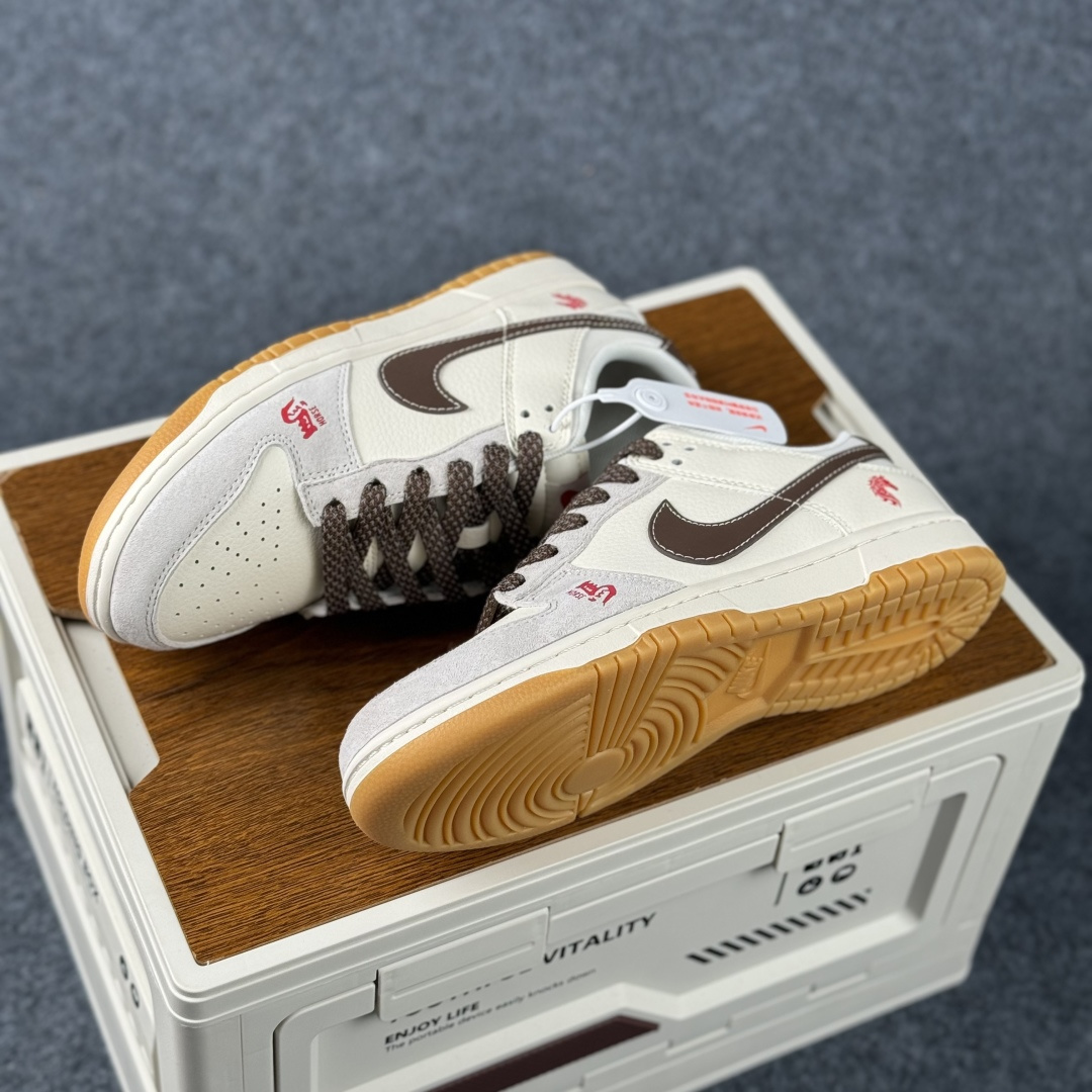 Nike Dunk Low Retro 马年限定 周年高端定制 低帮休闲板鞋 DX2688-011 Nike Dunk Low Retro 马年限定 周年高端定制 低帮休闲板鞋 DX2688-011
