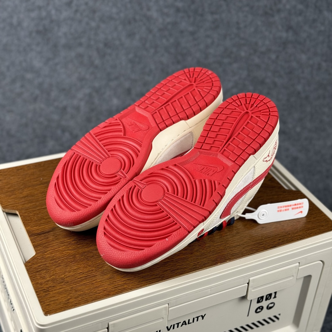 Nike Dunk Low Retro 马年限定 周年高端定制 低帮休闲板鞋 DX2688-013 Nike Dunk Low Retro 马年限定 周年高端定制 低帮休闲板鞋 DX2688-013