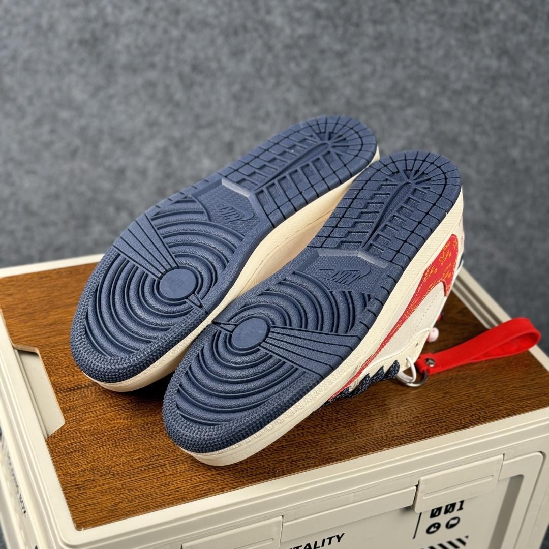 Air Jordan 1 Low AJ1 乔1 马年限定 高端定制 低帮倒钩复古篮球鞋 ZH2598-905 Air Jordan 1 Low AJ1 乔1 马年限定 高端定制 低帮倒钩复古篮球鞋 ZH2598-905