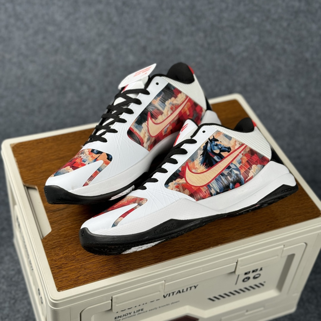 Nike Kobe 5 Protro「大师之路」 把艺术穿在脚下 让曼巴精神具象化 CD4991-867 Nike Kobe 5 Protro「大师之路」 把艺术穿在脚下 让曼巴精神具象化 CD4991-867